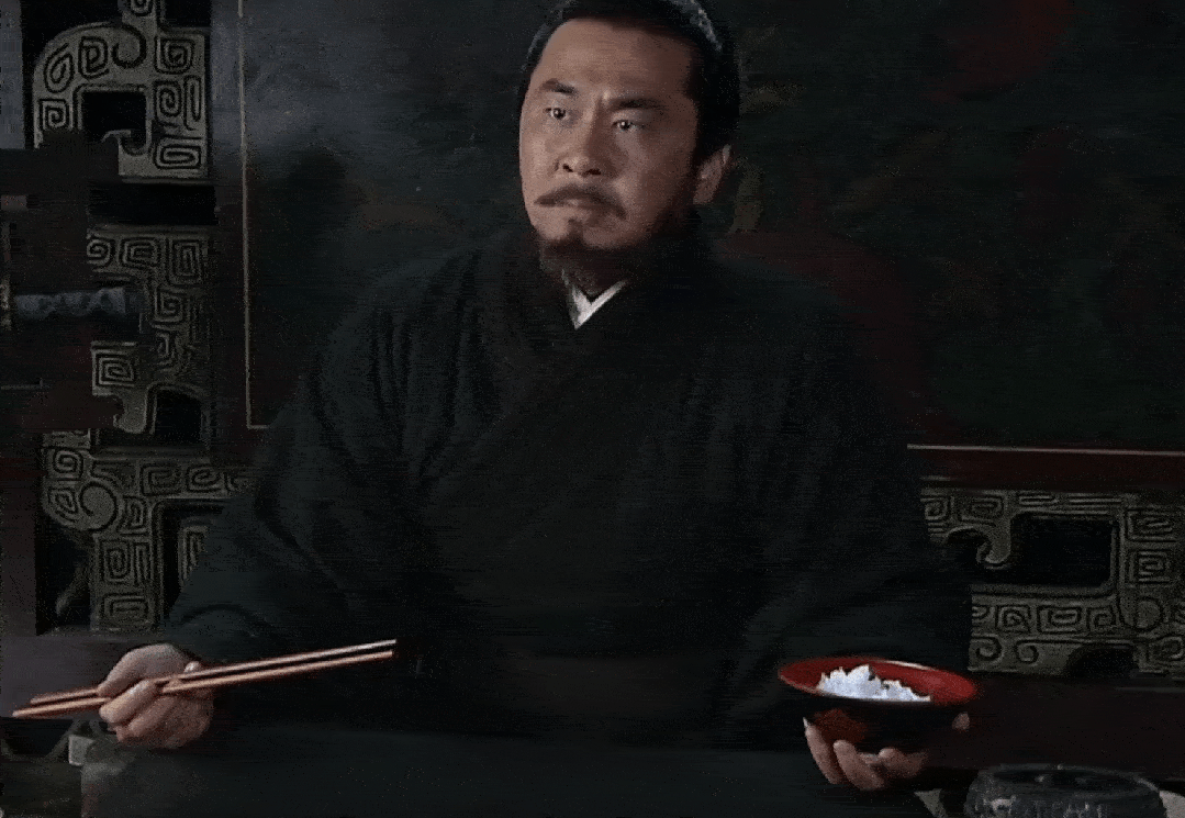 男人的照片上写着字 AI 生成的内容可能不正确。