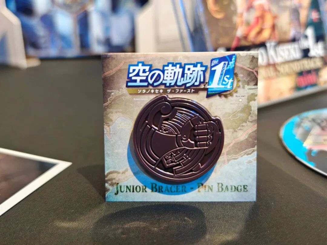 桌子上的广告 中度可信度描述已自动生成