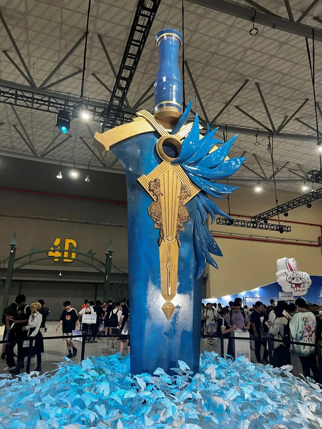 图片包含 桌子, 室内, 蓝色, 挂 AI 生成的内容可能不正确。