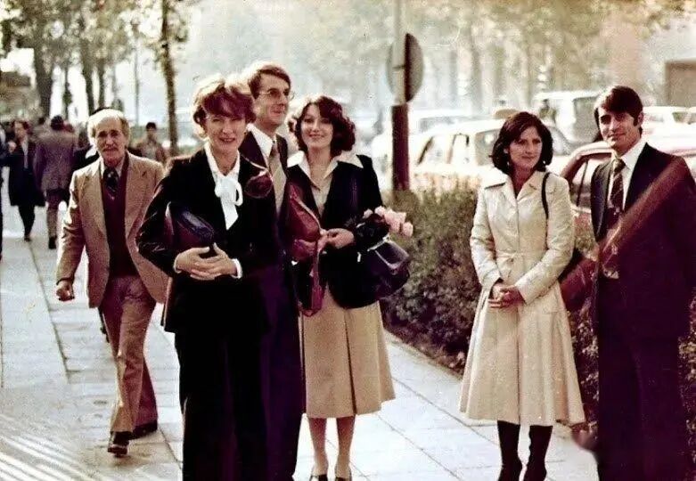 老照片：今非昔比，70年代的伊朗女性如此现代如此开放 让人不敢相信！ - 知乎