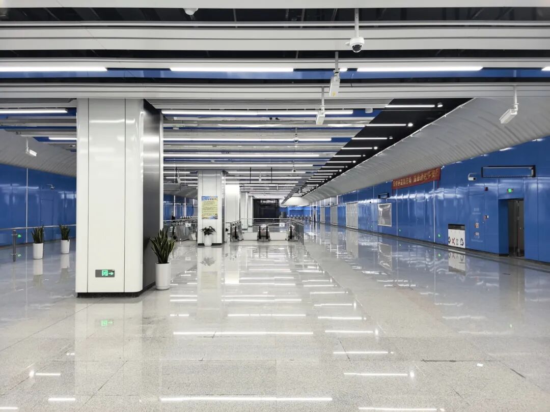 五凤站站厅2.jpg
