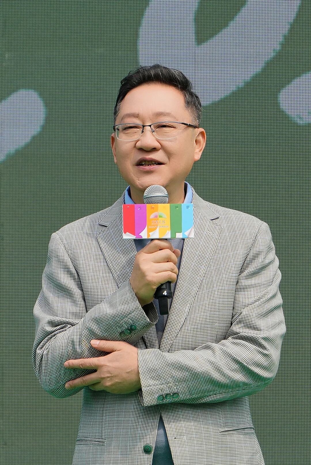 江冰.jpg