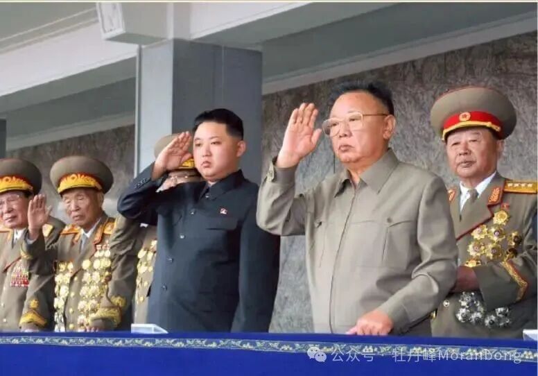 포토 北] '광명성절' 앞둔 북한, 김정일·김정은 부자 사진 공개 ...