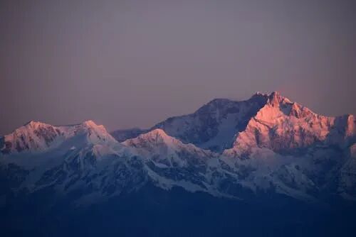 免费 白与黑山壁纸 素材图片