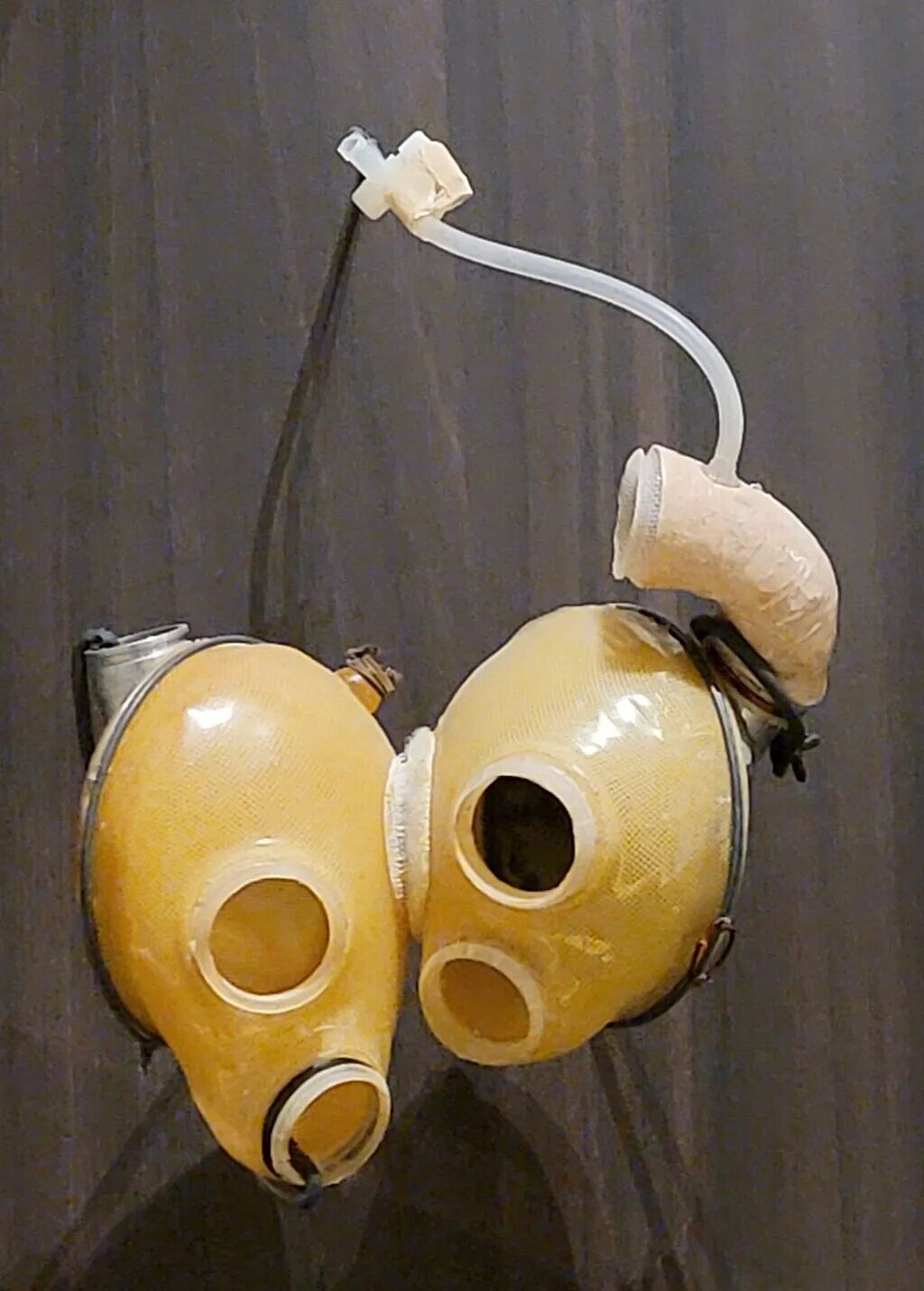 https://commons.wikimedia.org/wiki/File:Jarvik-7_artificial_heart_prototype.jpg (Author information about the image.)