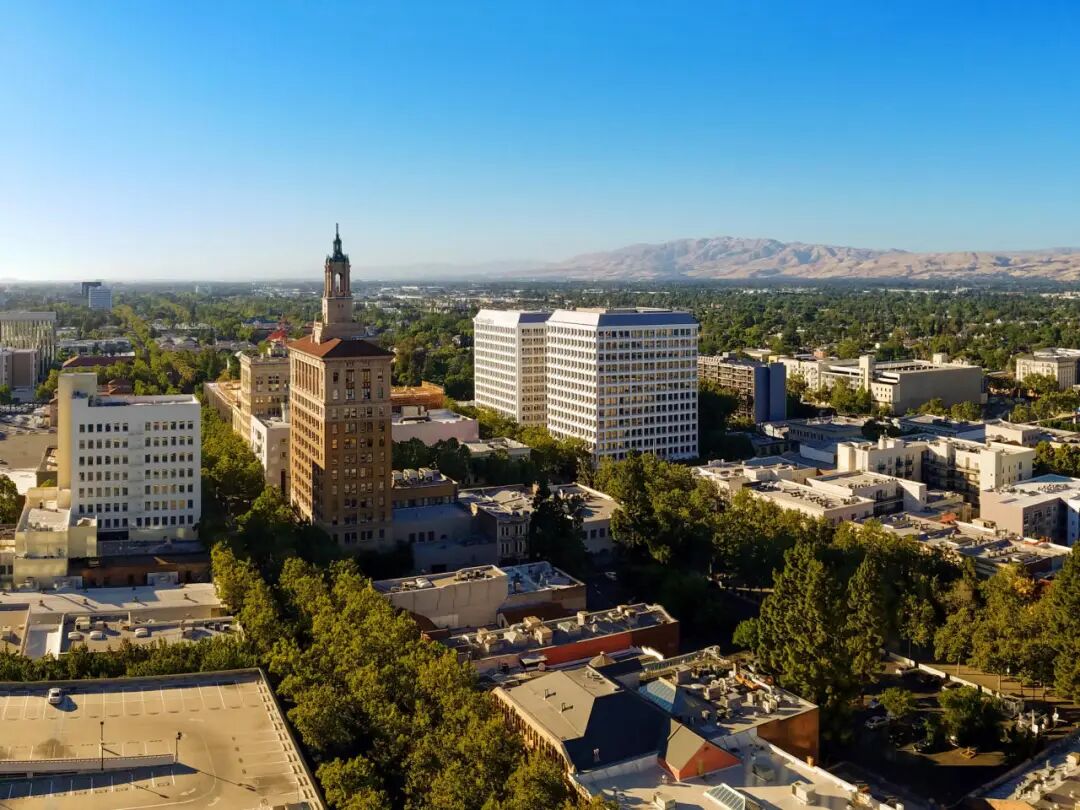 Why It Pays for Startups to Move to Silicon Valley - WSJ
