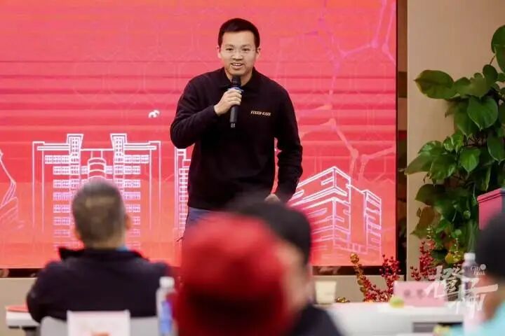 张露.jpg