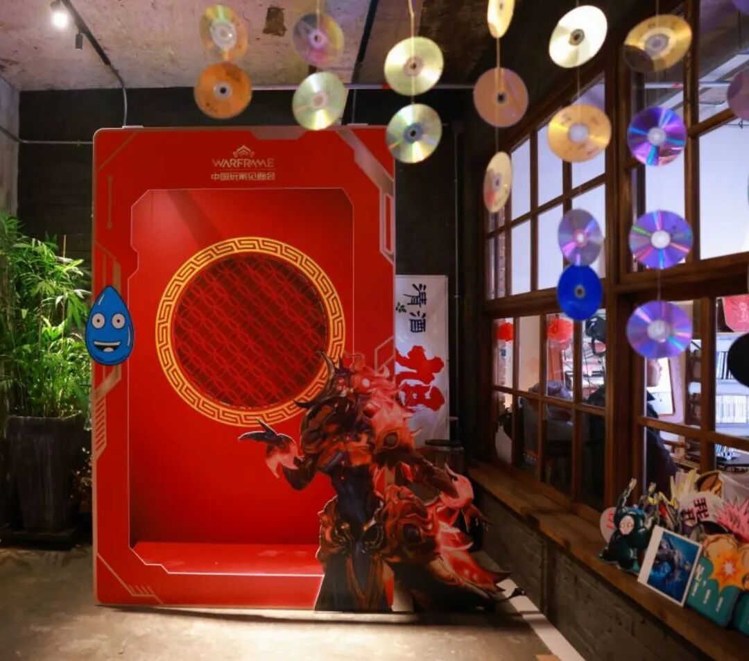 商店门口有玩具 AI 生成的内容可能不正确。
