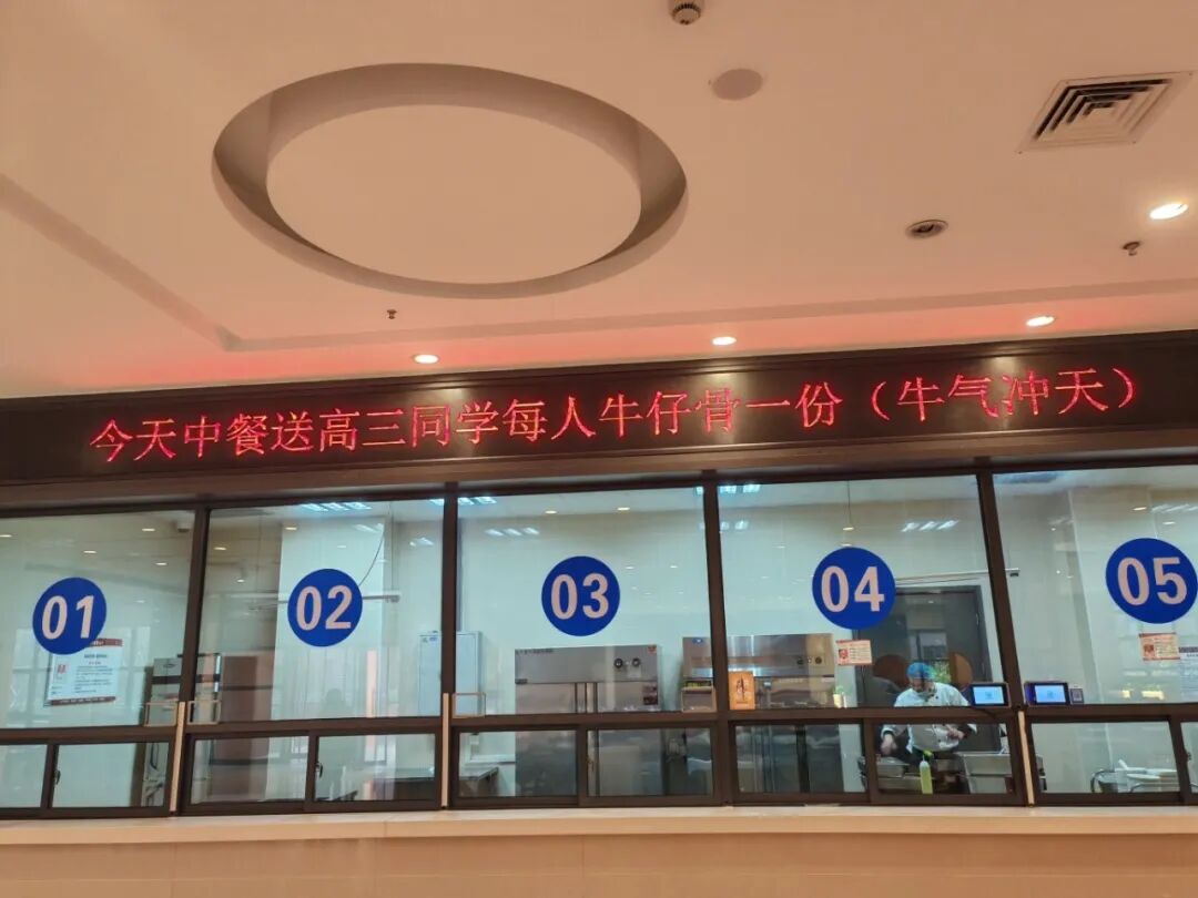 85c032eb9ba2f0c3f8ff86b97859570a.jpg