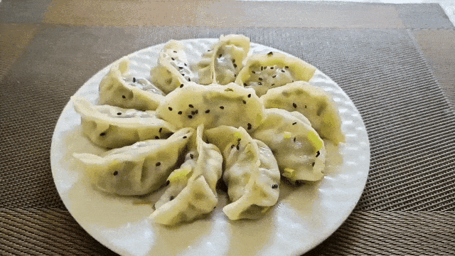入冬后包饺子不要错过萝卜缨，维生素C含量是柠檬的10倍，真香啊_水分_碎末_食材