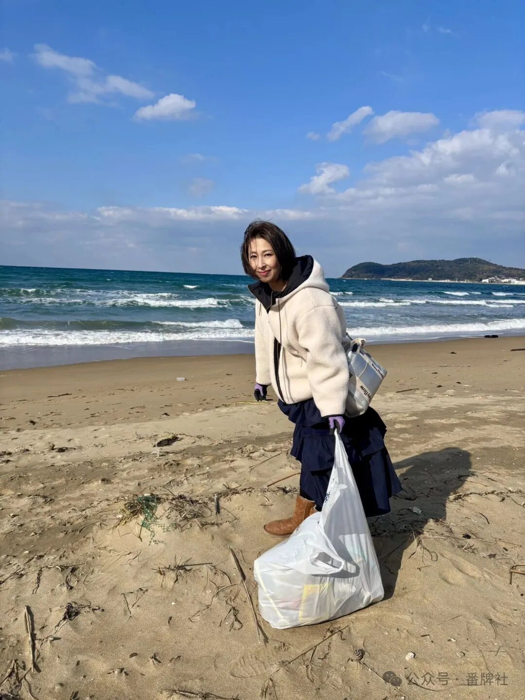 佐田茉莉子.jpg