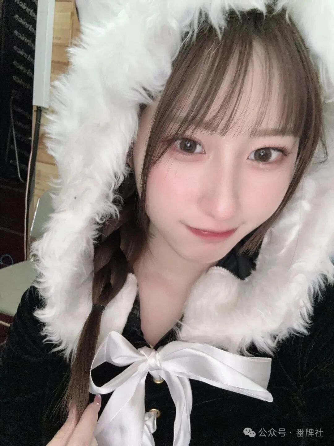 Ghixi89acAYSG1V.jpg