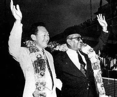 李光耀与弹丸小国的崛起：新加坡的逆袭之路_搜狐网