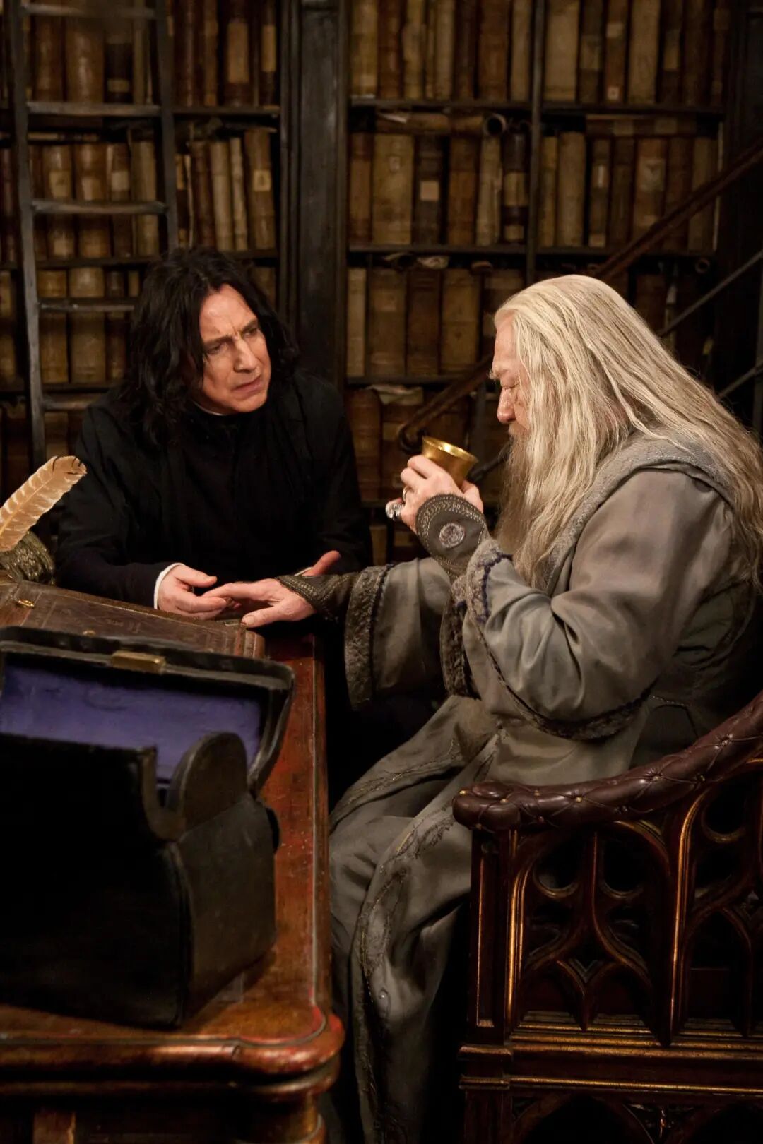 石內卜到底怎麼想、怎麼看鄧不利多的？ : r/harrypotter