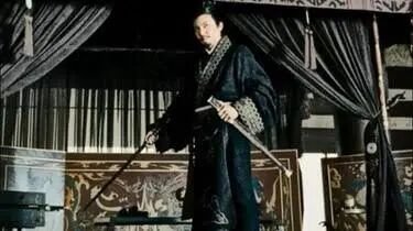 赤壁之战前，孙权用剑砍桌角，如果剑断，但桌角毫发无损，咋办?#率土之滨 #率土星推计划
