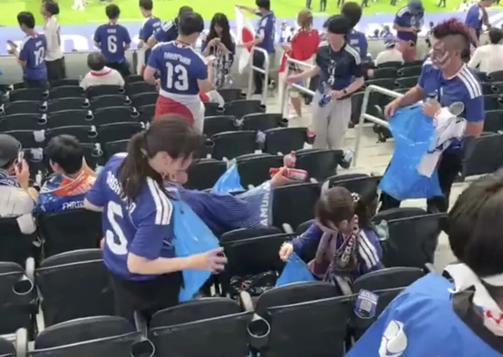 翻车了！欧美网民质疑日本球迷捡垃圾：为什么不一开始就不扔呢？