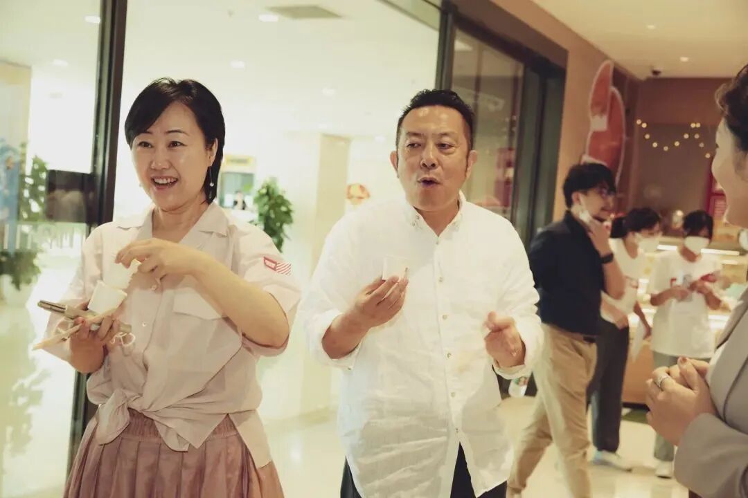 贾国龙和妻子张丽平