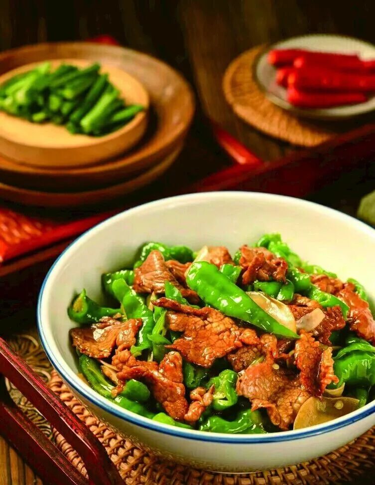 辣椒炒肉摄影图__传统美食_餐饮美食_摄影图库_昵图网