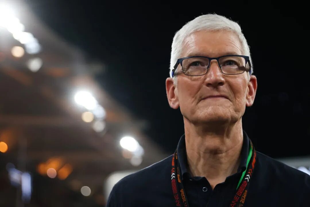 Tim Cook 'cares about nothing else' than beating Mark Zuckerberg to a pair of truly smart glasses: 'It's the only thing he's really spending his time on from a product development standpoint' |