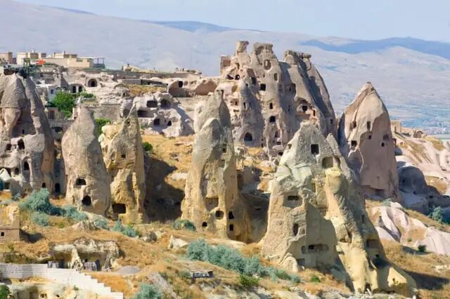 Derinkuyu, Turkey caves that housed 20,000 people. : r/AlternativeHistory