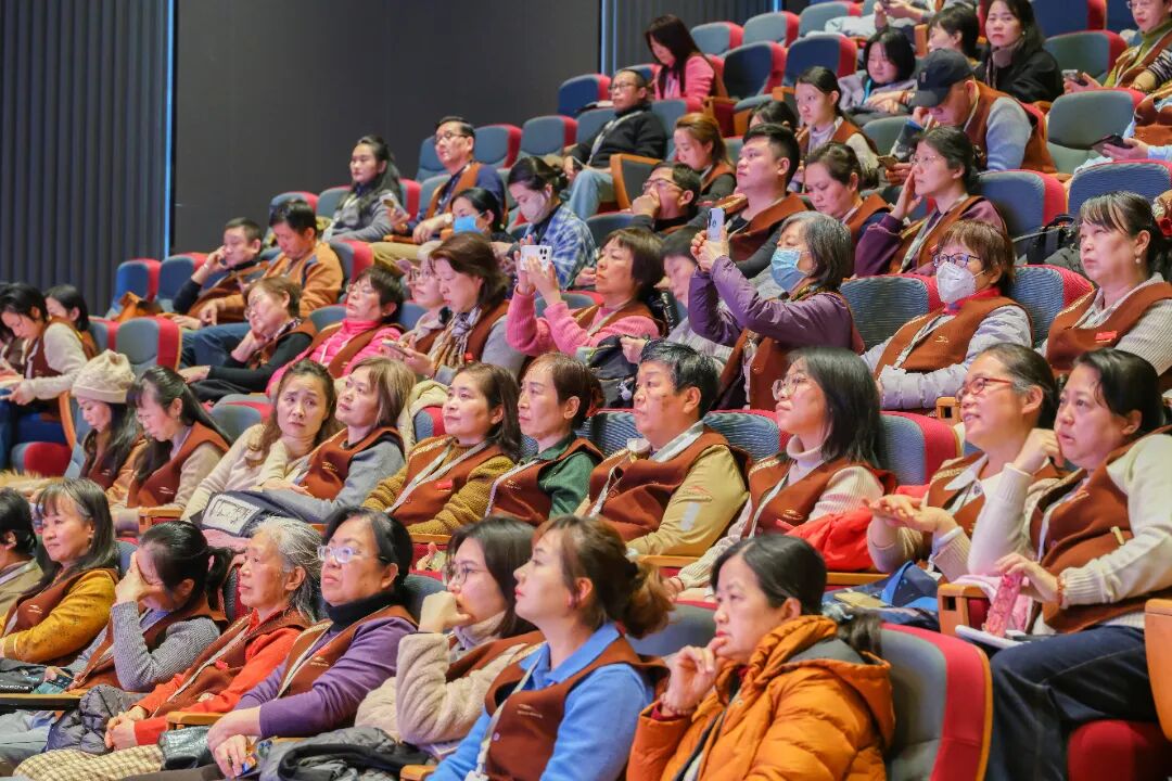 图8：志愿者培训现场.jpg